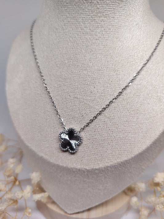 Collier Trèfle Argenté – Acier Inoxydable