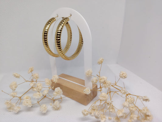 Boucles d’Oreilles Créoles Dorées Strié – Acier Inoxydable 45 mm