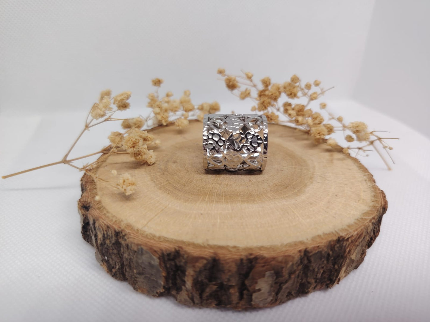 Bague Large Ajourée Cœurs en Acier Inoxydable – Élégance & Féminité