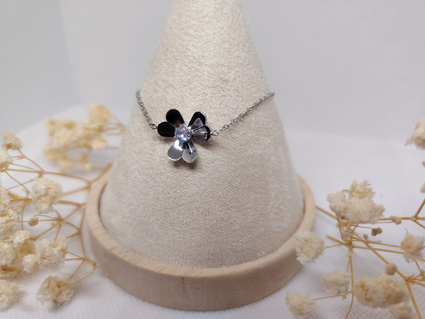 Bracelet Fleur Argenté avec Cristal – Acier Inoxydable Élégant