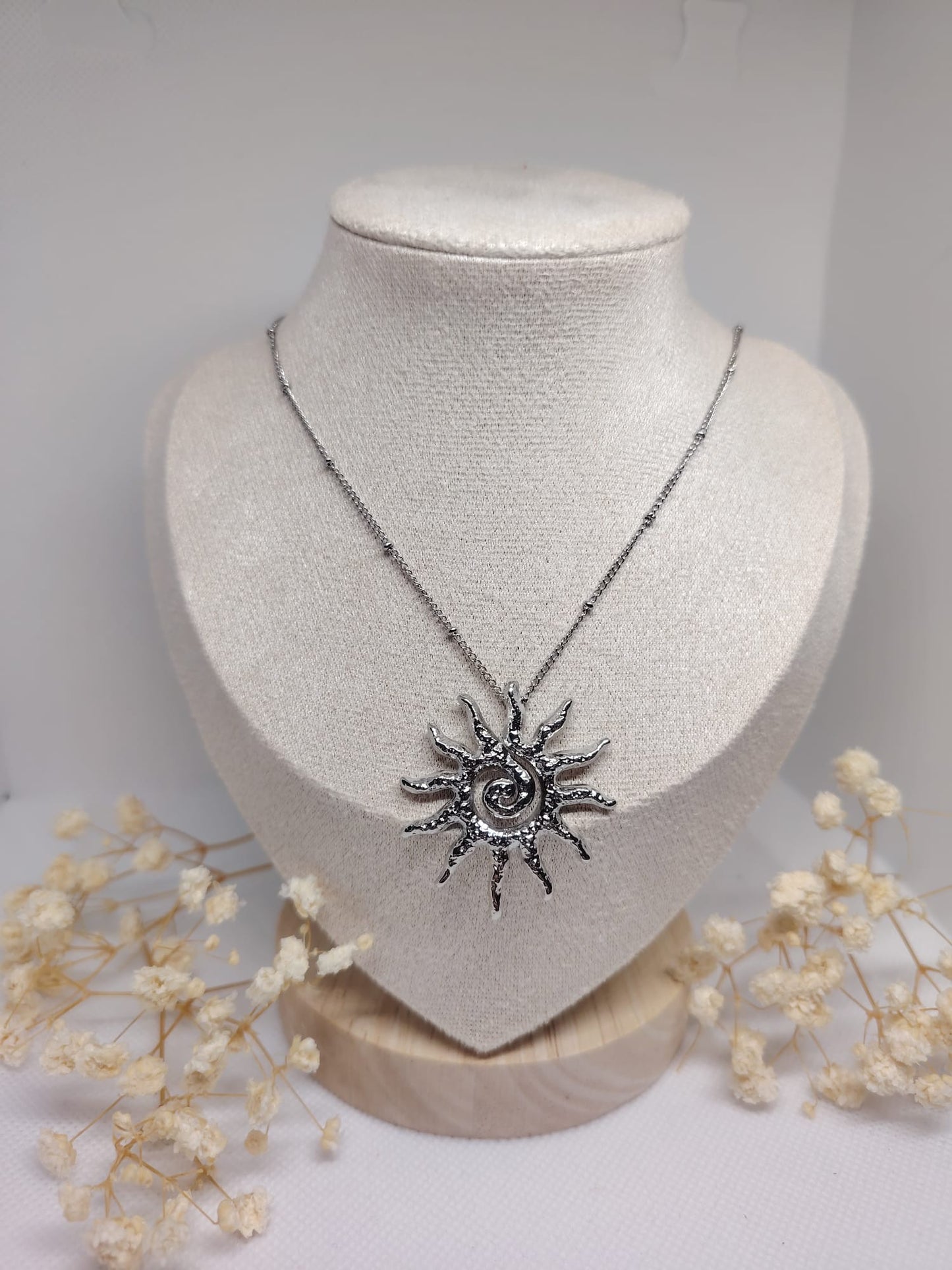 Collier Soleil Argenté – Acier Inoxydable
