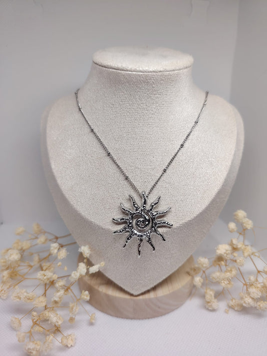 Collier Soleil Argenté – Acier Inoxydable
