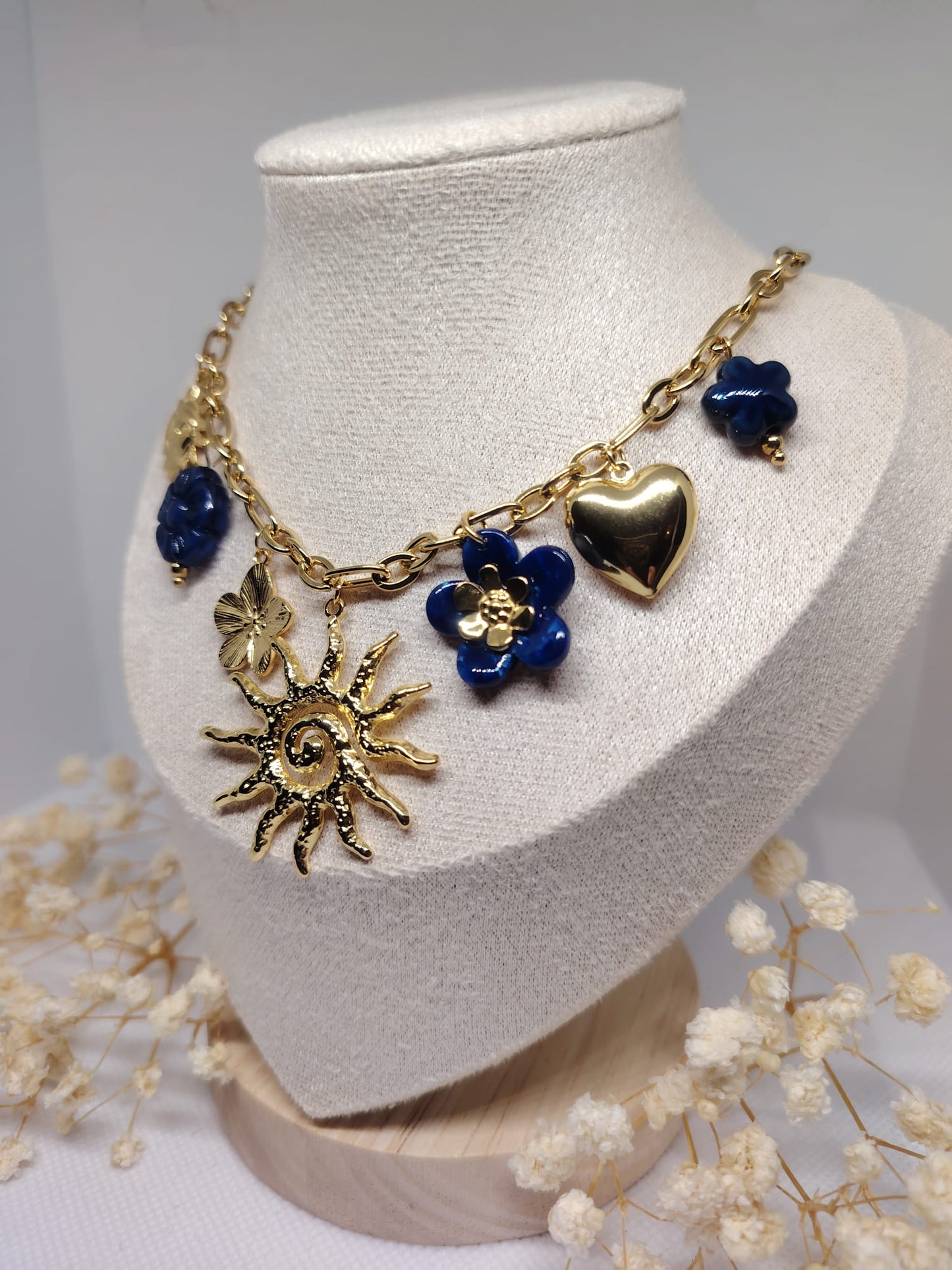 Collier Charms Soleil & Fleurs Bleues – Acier inoxydable