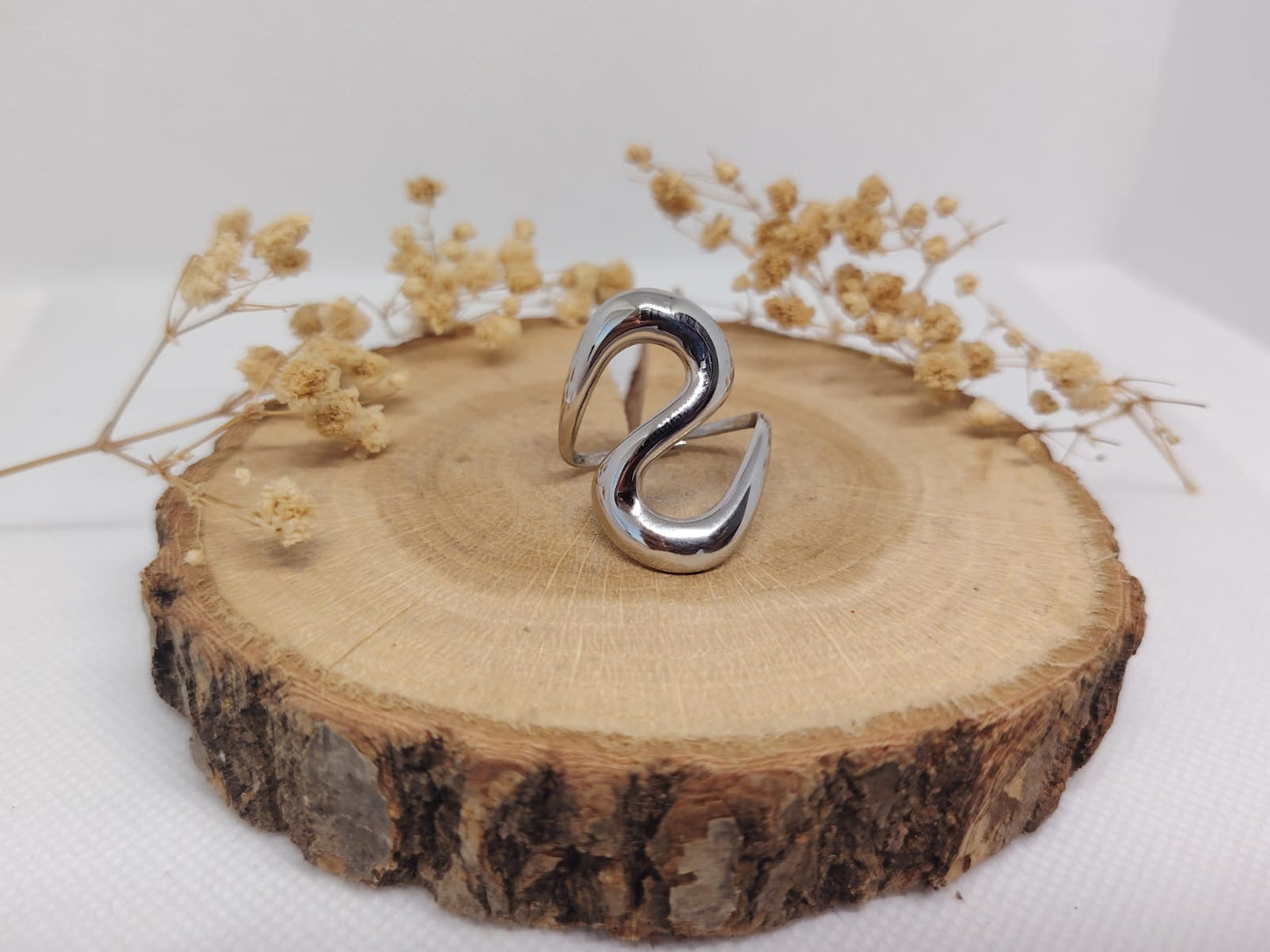 Bague Design Ondulé en Acier Inoxydable – Élégance Moderne