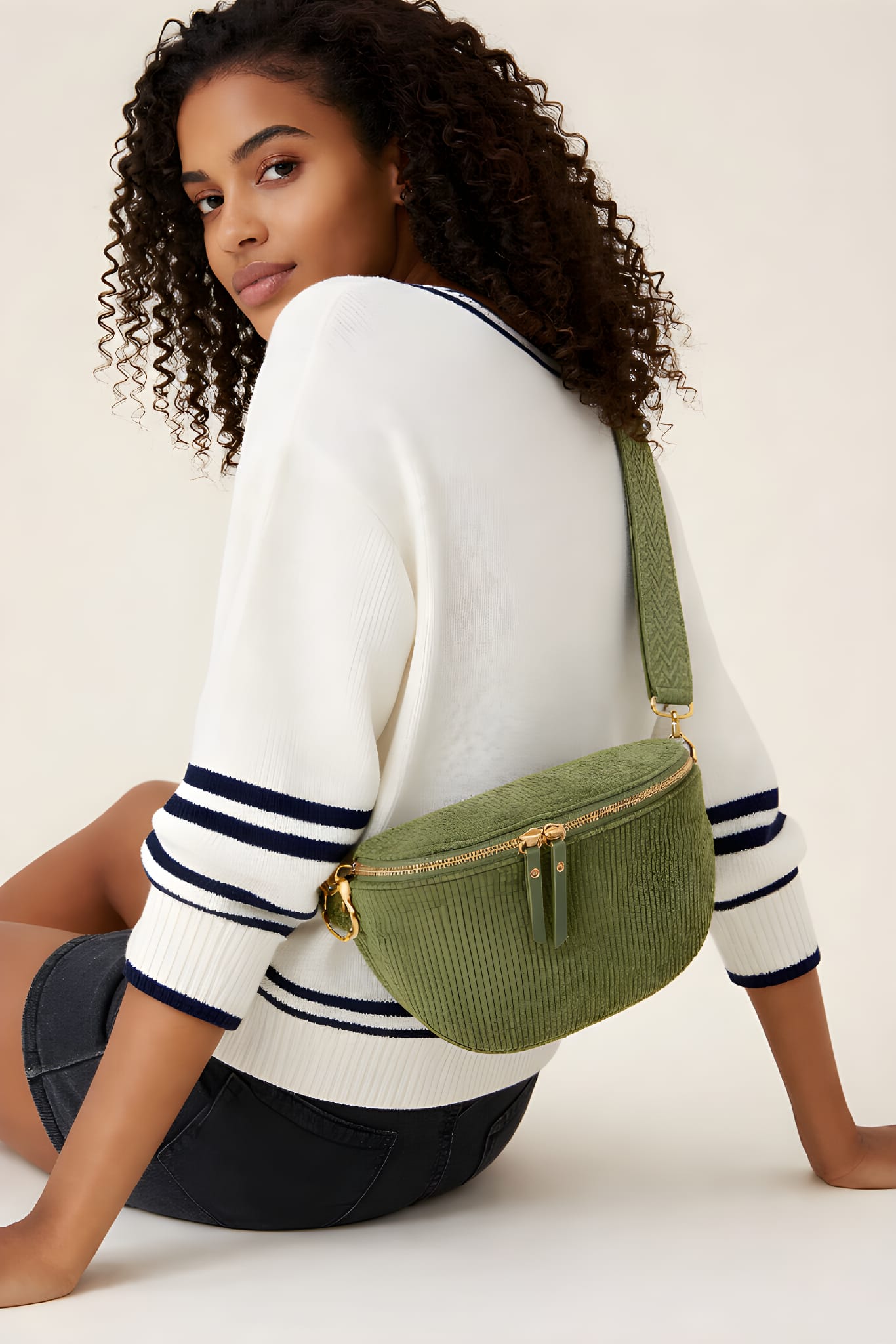 Sac banane femme en velours côtelé – Tendance & pratique