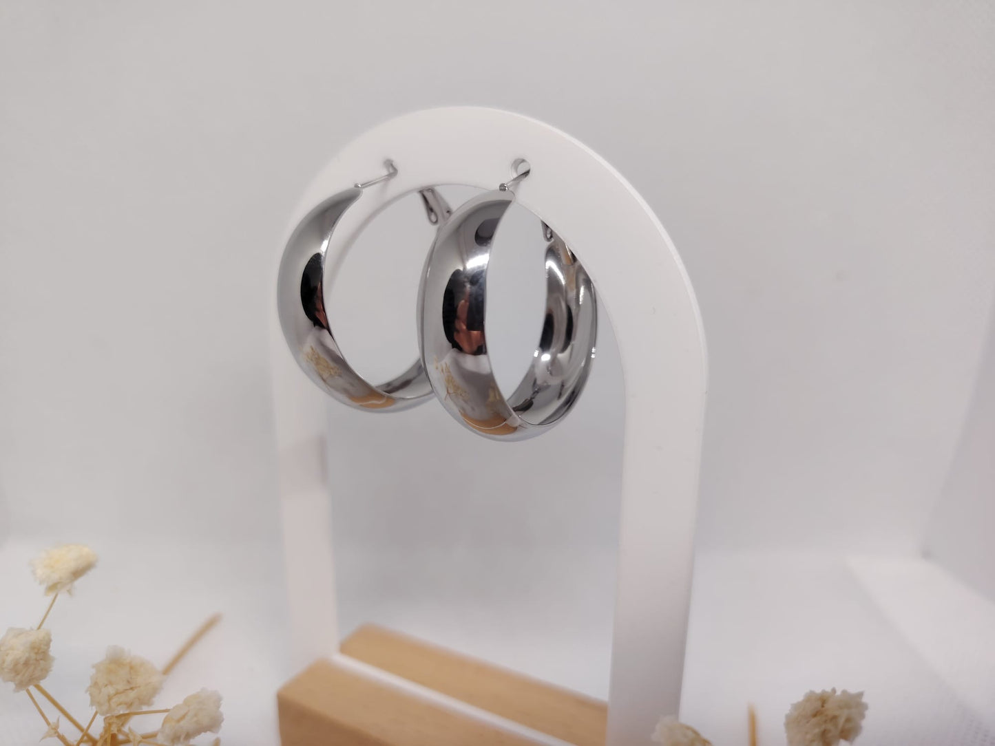 Boucles d’oreilles créoles argentées en acier inoxydable