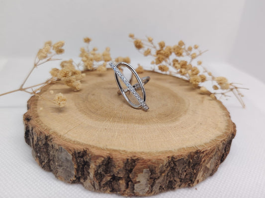 Bague Géométrique Sertie de Cristaux en Acier Inoxydable – Élégance Moderne