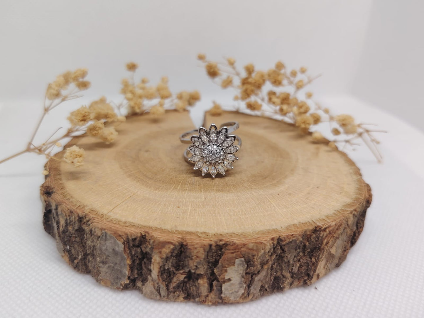 Bague Fleur Rotative Anti-Stress en Acier Inoxydable – Élégance & Bien-Être