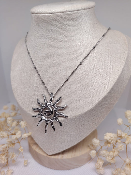 Collier Soleil Argenté – Acier Inoxydable