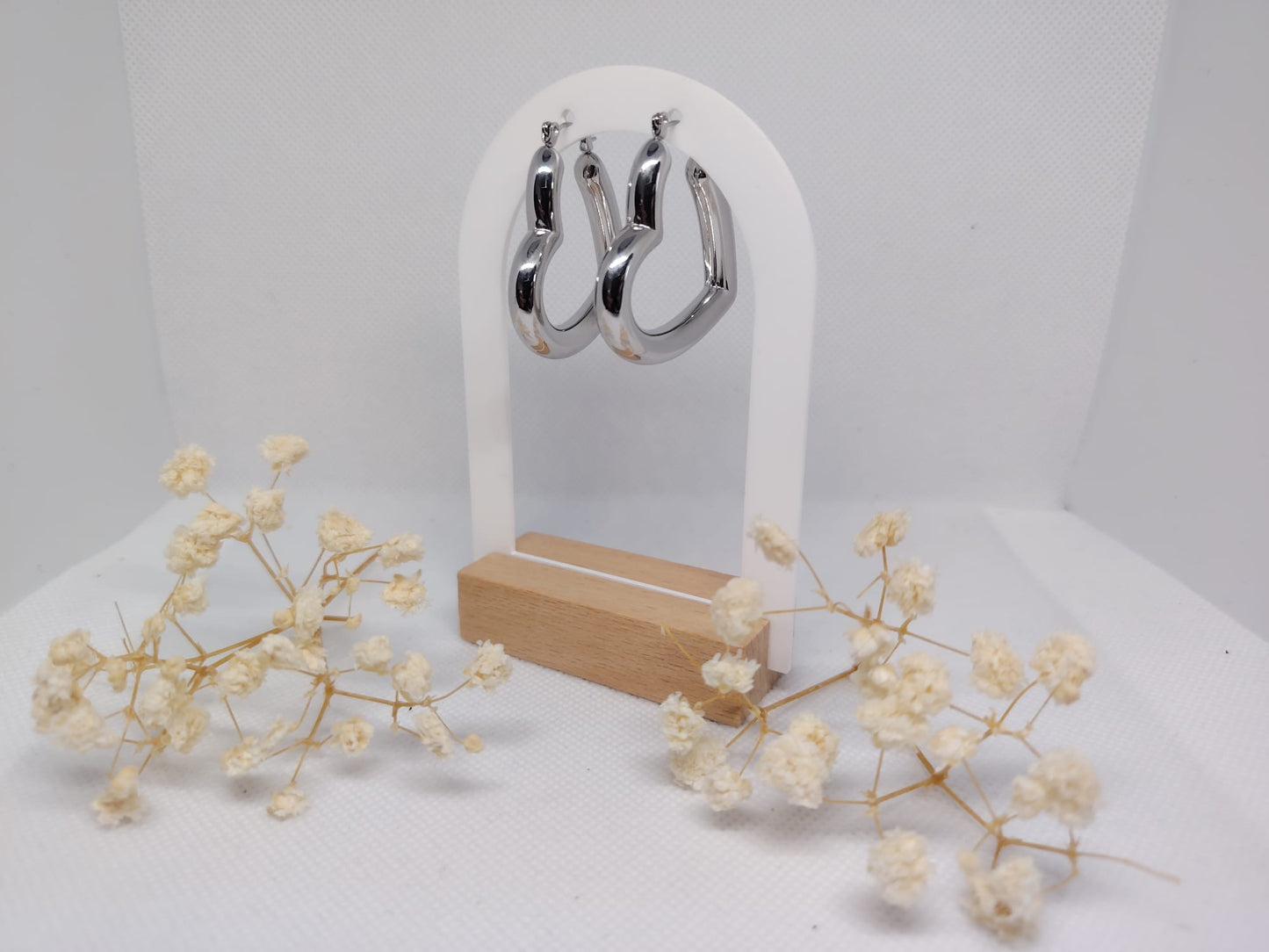 Boucles d’oreilles cœur sculpté argentées – Acier inoxydable