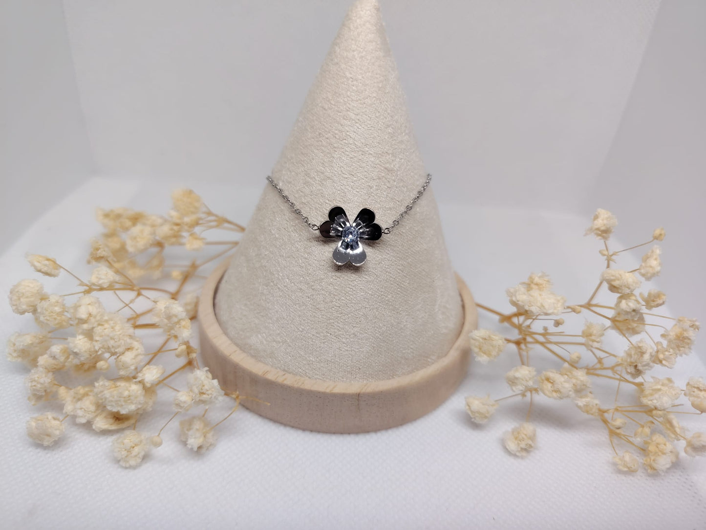 Bracelet Fleur Argenté avec Cristal – Acier Inoxydable Élégant